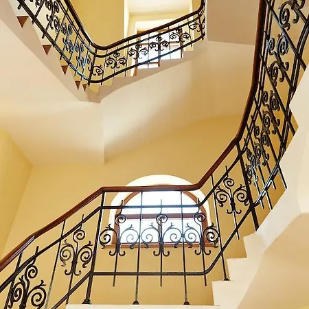 Гостевой дом Encore 3*